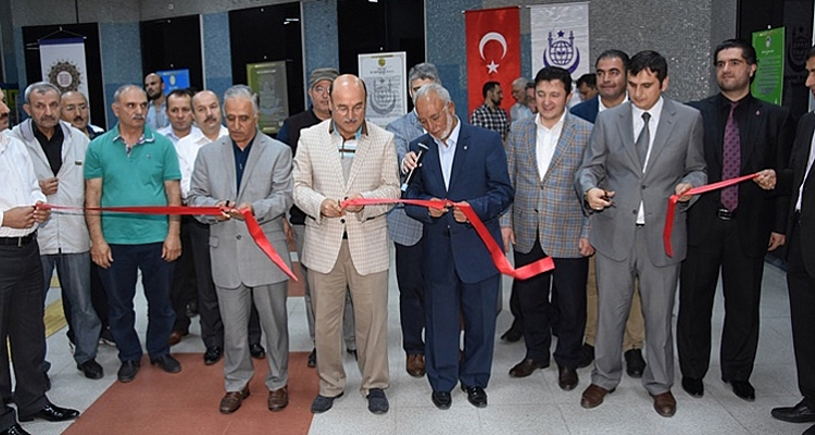 `Kur`an`a Adanmış Ömürler` Fotoğraf Sergisi Açıldı