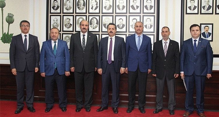 Toç Bir-Sen Heyeti Bakan Çelik`i Ziyaret Etti